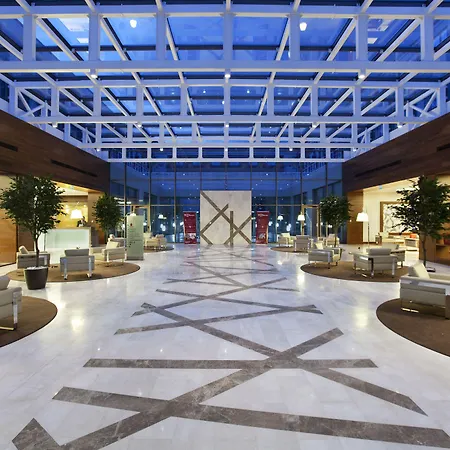 Ξενοδοχείο Hilton Garden 5*