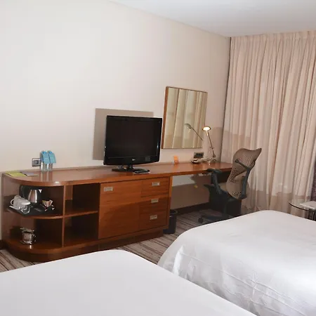 Hilton Garden Ξενοδοχείο 5*