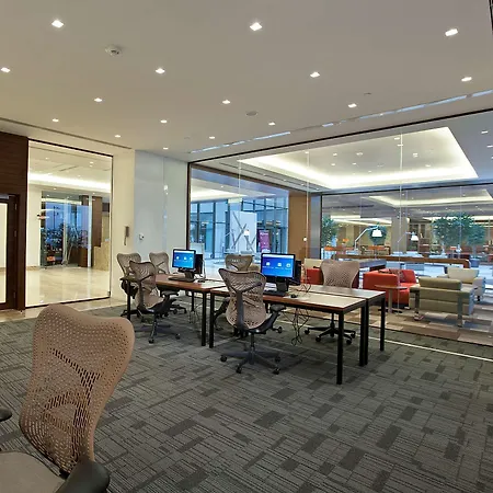 Hilton Garden Ξενοδοχείο 5*