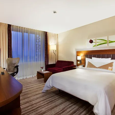 Ξενοδοχείο Hilton Garden 5*