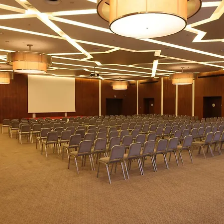 Hilton Garden 5*