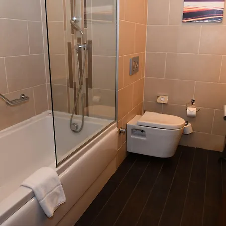 Hilton Garden Hotel 5*