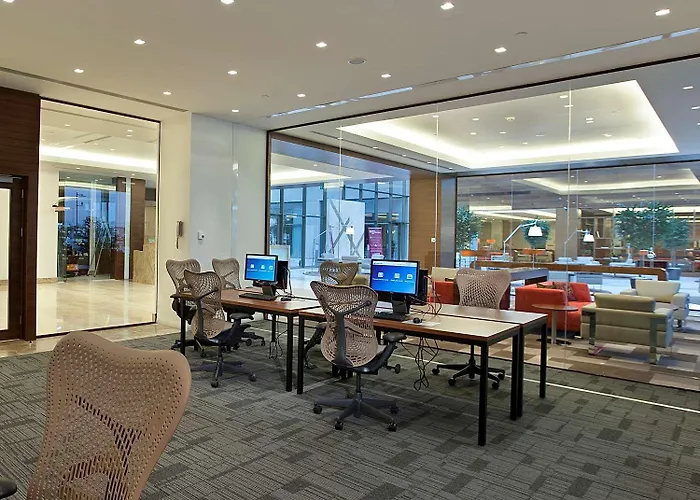 Hilton Garden Otel 5*