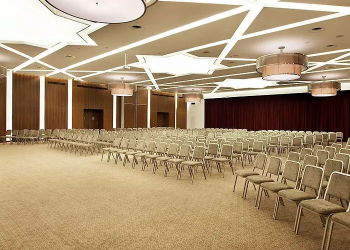 ヒルトン ガーデン コンヤ