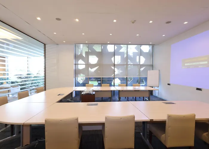 Hilton Garden Otel 5*