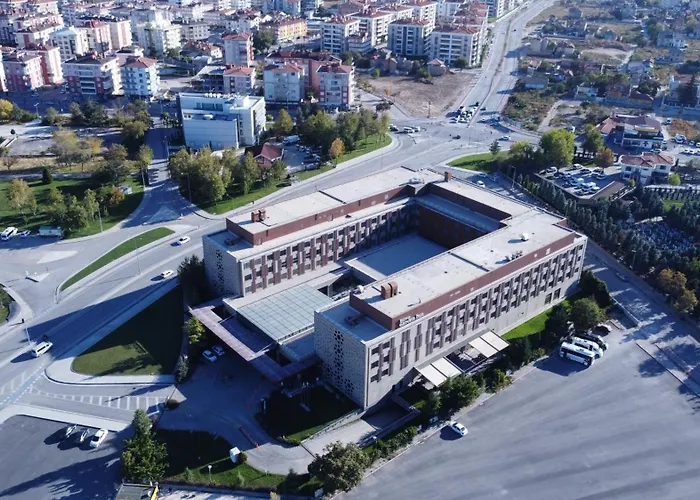 Hilton Garden Otel 5*