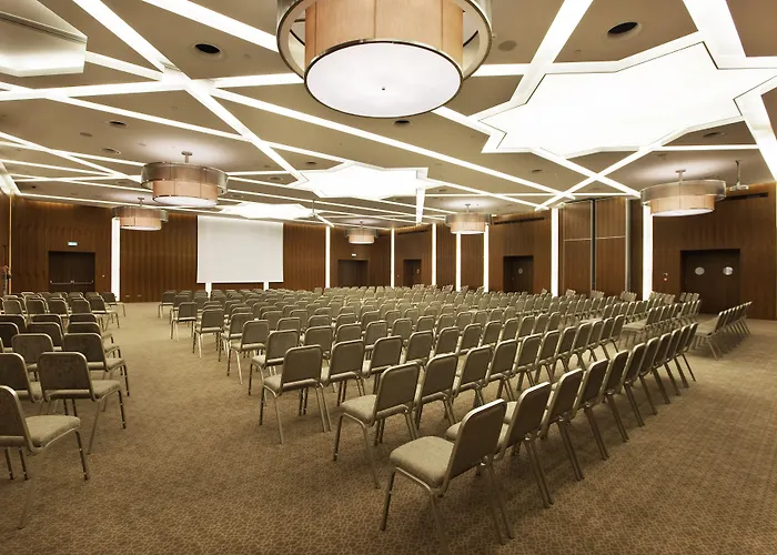 Hilton Garden Hotel 5*